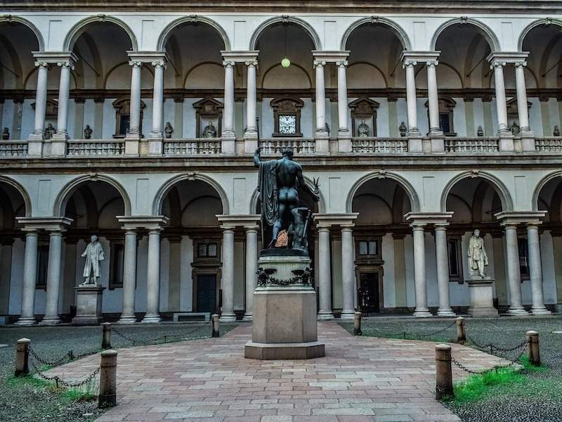 pinacoteca di brera courtyard