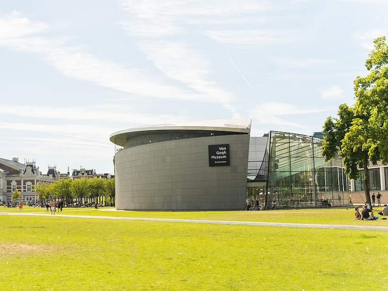 Van Gogh Museum in Museumplein