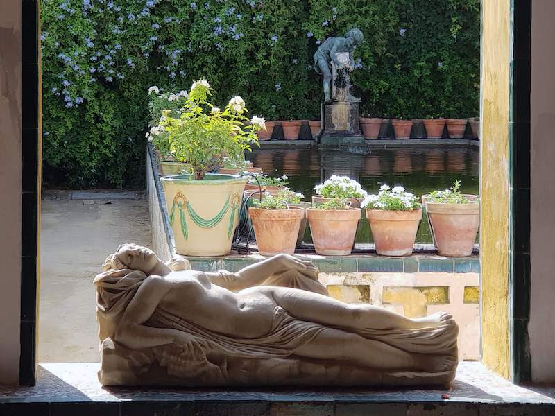 statue at casa pilatos