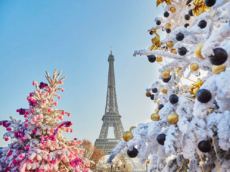 christmas tours in paris