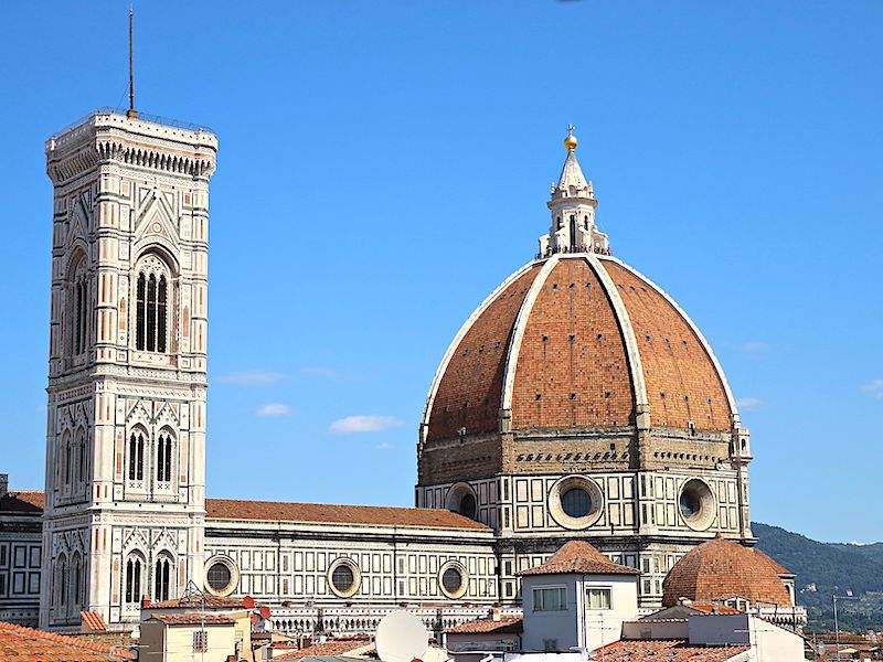 A image of the Florence Duomo and its dome.