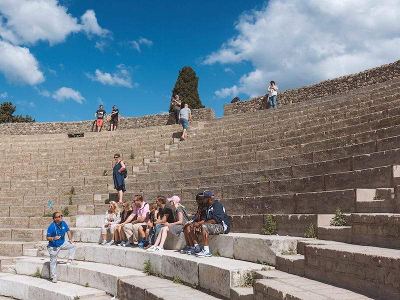 Guided-tour-pompeii.jpeg