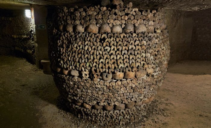 barrel of bones at paris Catacomb