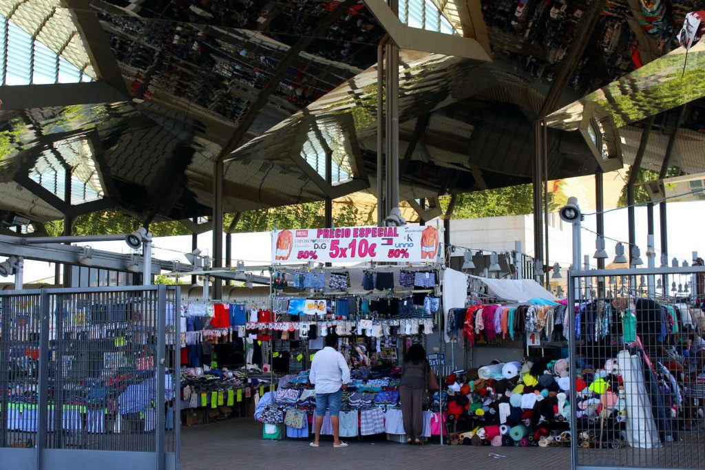 tourist market barcelona