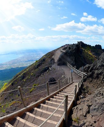 mount vesuvius today