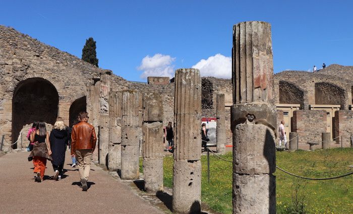  People walking around the Pompeii Archaeological Park