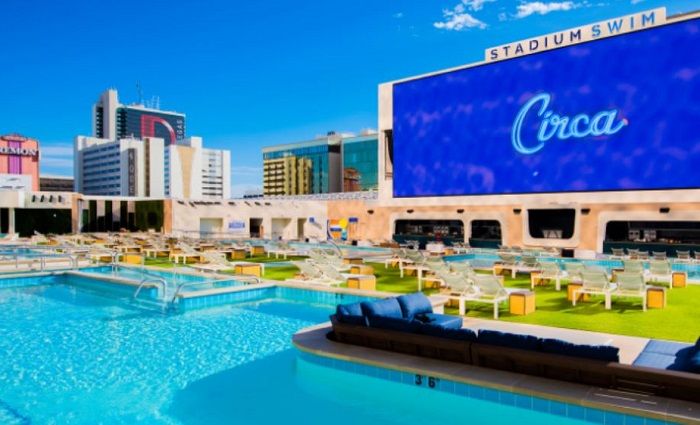 10 Best Pools in Vegas