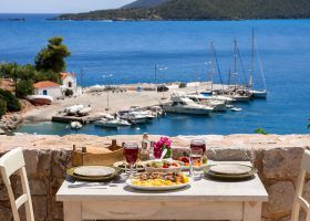 Top Foods to Try in Greece 1440 x 675