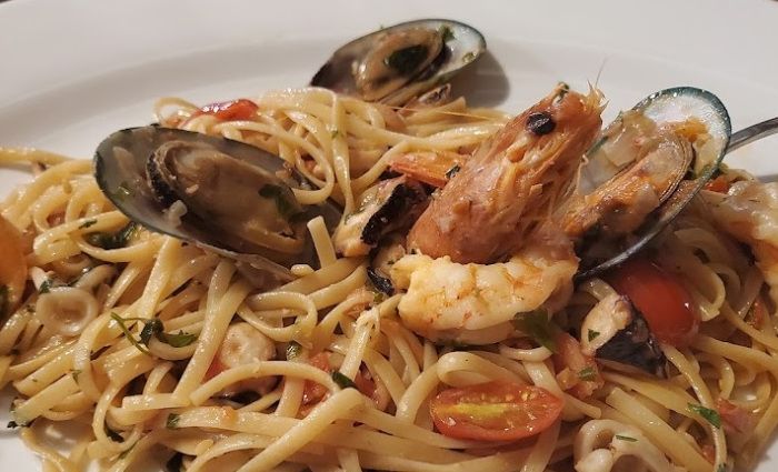 Spaghetti With Shrimps Best Foods To Try In Greece