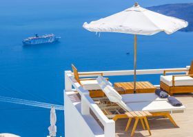 Best Hotels in Santorini 1440 x 675