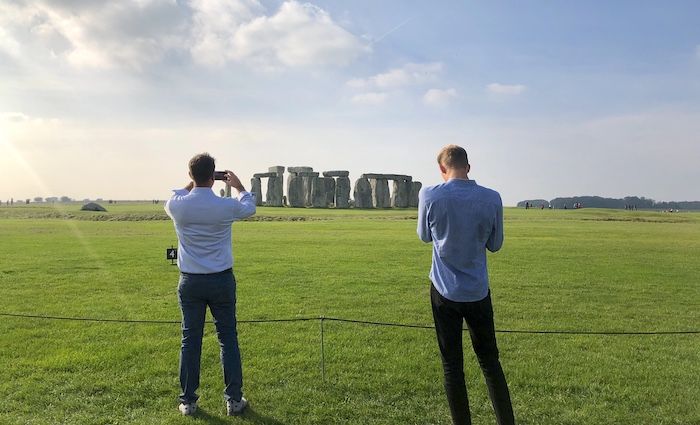 stonehenge circle tour