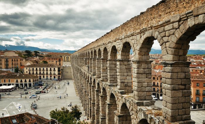 tourist attractions in segovia spain