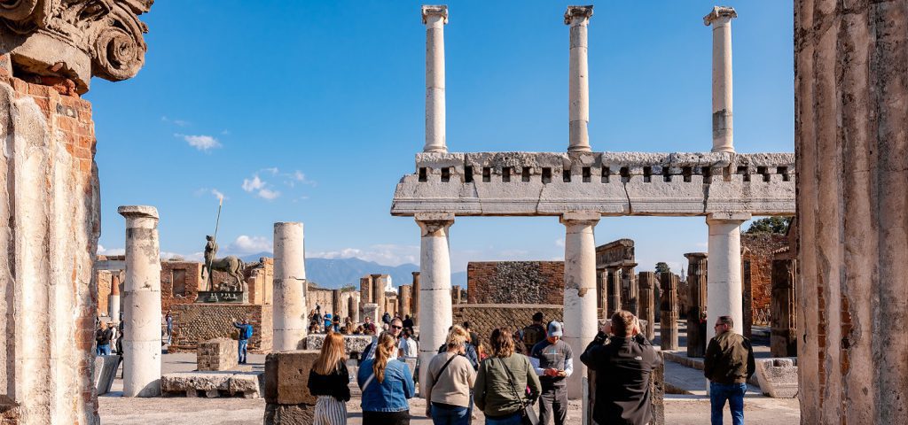 Group at the Foro di Pompei