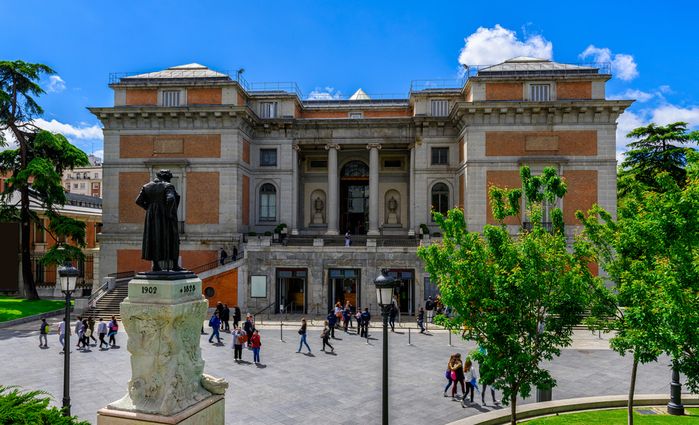 Transportation options to get to the Prado Museum