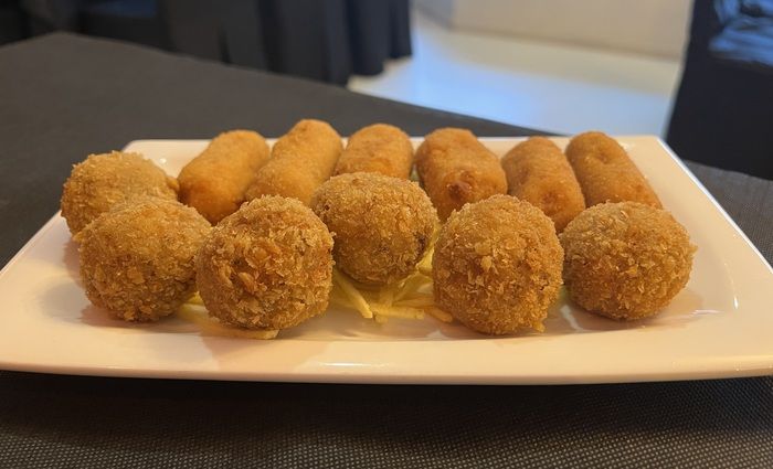 Foods to try in Madrid: croquettes
