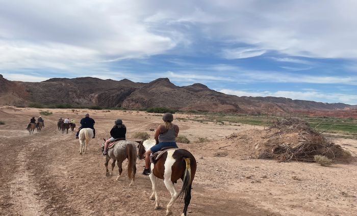 horseback riding tour in vegas