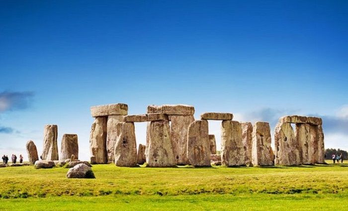 stonehenge circle tour