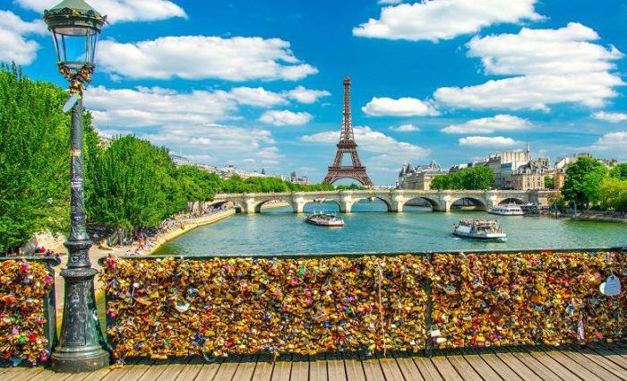 Paris locks of love being removed to save pont des arts bridge