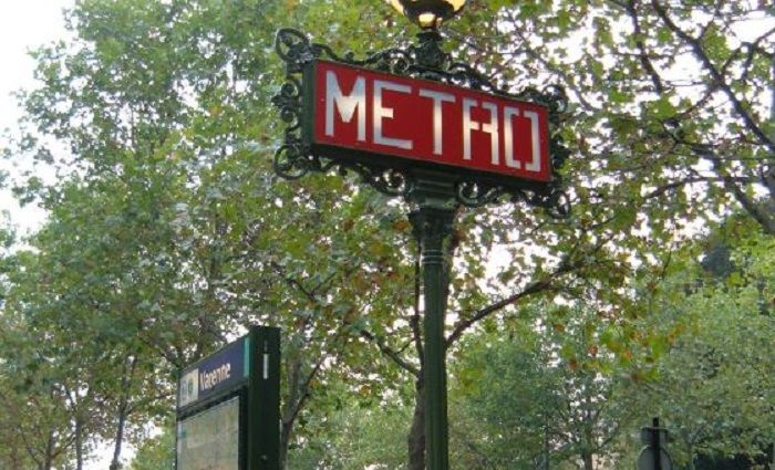 Sign for the metro in Paris
