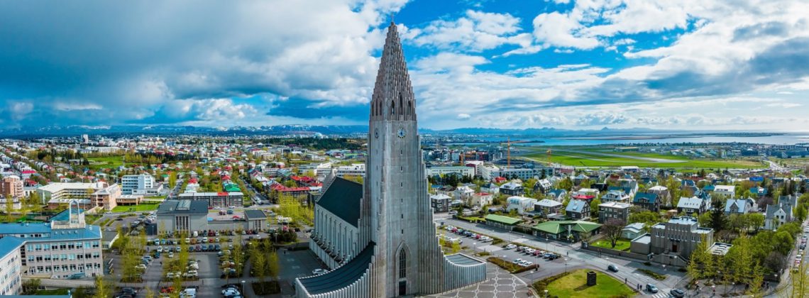 hallgrimskirkja in reykjavik in the day