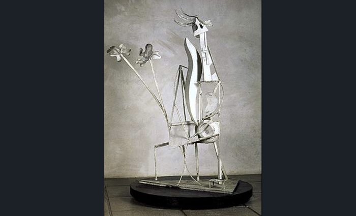 Image of Pablo Picasso's sculpture "Woman in the Garden"