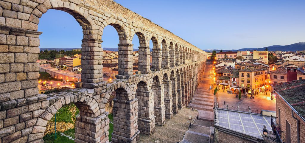 segovia aqueduct at sunset