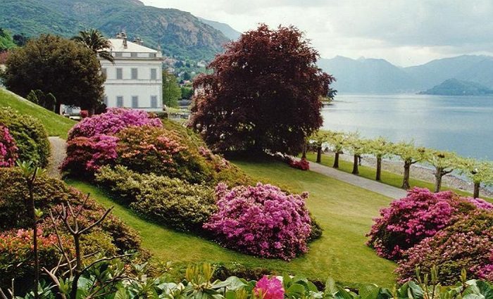 botanical gardens on lake como