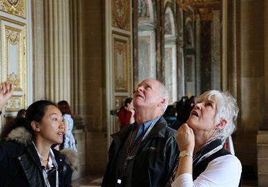 people looking up in Versailles