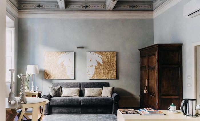 living room of Palazzo Feroci in Pisa