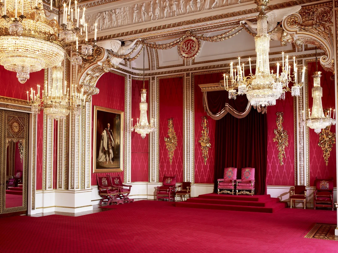 Buckingham Palace Privileged Entrance Tickets with Guided Walking Tour