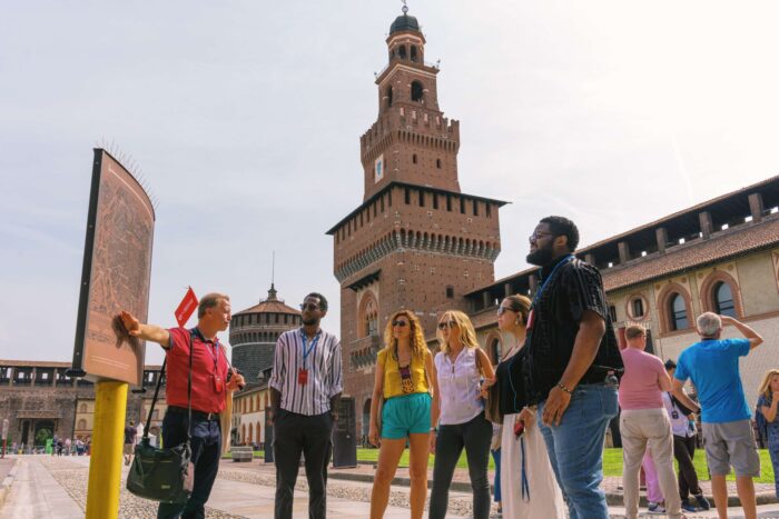 Duomo and Sforza Castle Guided Tour in Milan