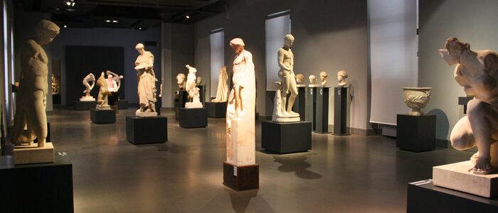 Galleryy of statues in Palazzo Massimo