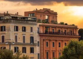 Where to rent an apartment or Airbnb in Rome Shutterstock_2243331313-1