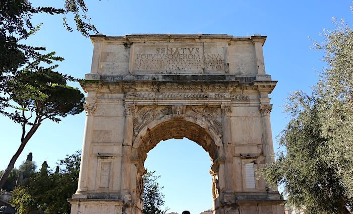 the roman guy colosseum tour