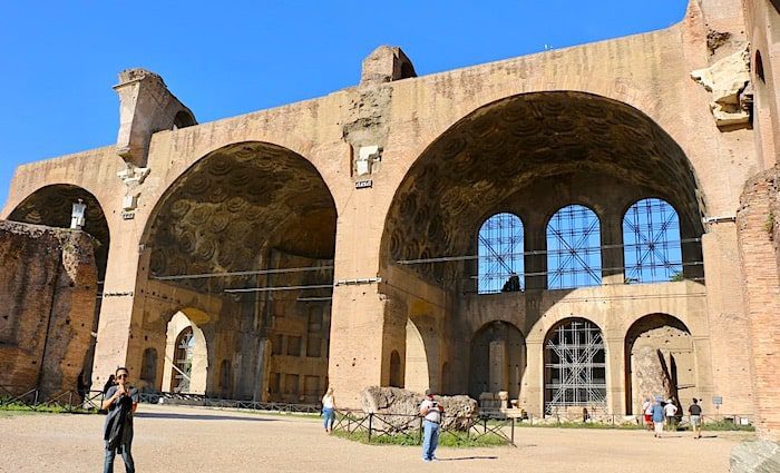 the roman guy colosseum tour