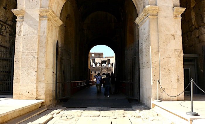 the roman guy colosseum tour