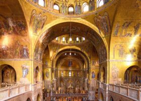 interior-of-St.-marks-basilica-1440-675-rt