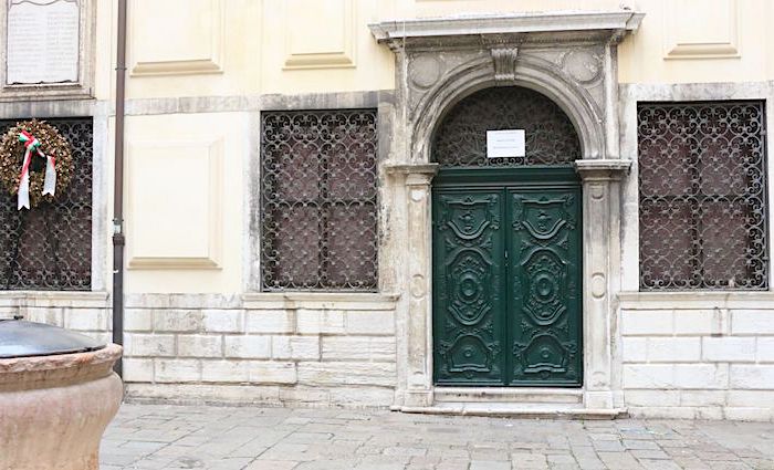 the roman guy Jewish Ghetto in Venice secret synagogue