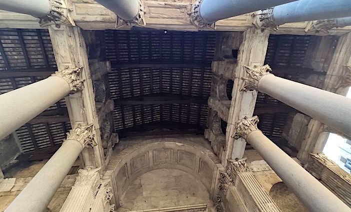 the roman guy pantheon