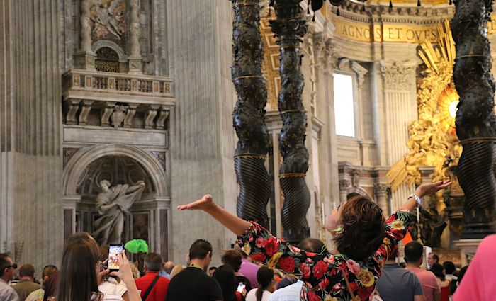 the roman guy vatican museums