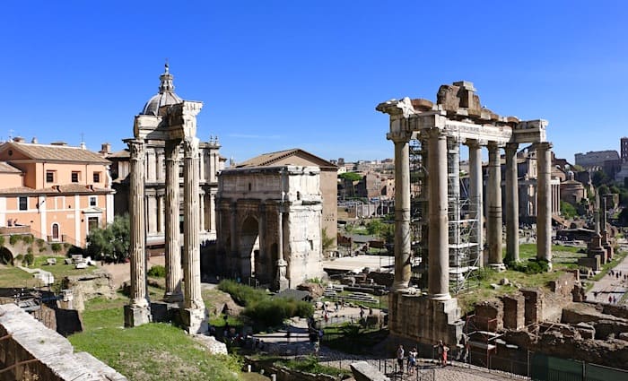 the roman guy colosseum tour
