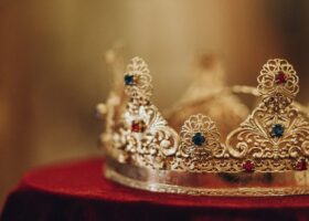 How To Visit the Crown Jewels in the Tower of London: Tickets, Tips & Tours How to see the crown jewels in London FI
